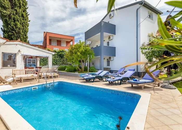 Nature & Sea Holiday Home With Pool